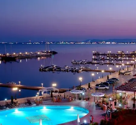 Femili Hotel Diveda Отель