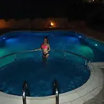 Femili Diveda Hotel