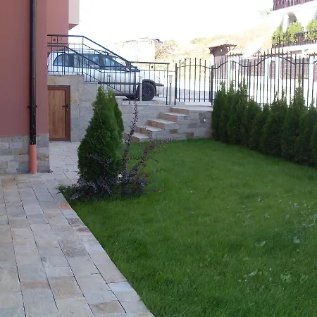 Femili Diveda Hotell 2*