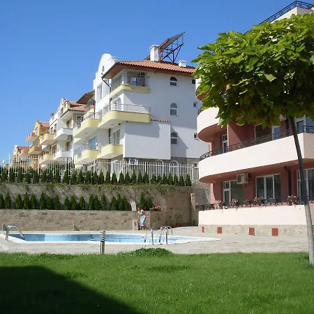Femili Diveda Hotell 2*