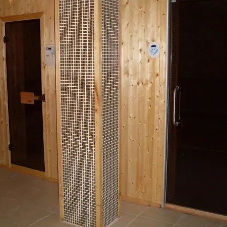 Hotell Femili Diveda 2*